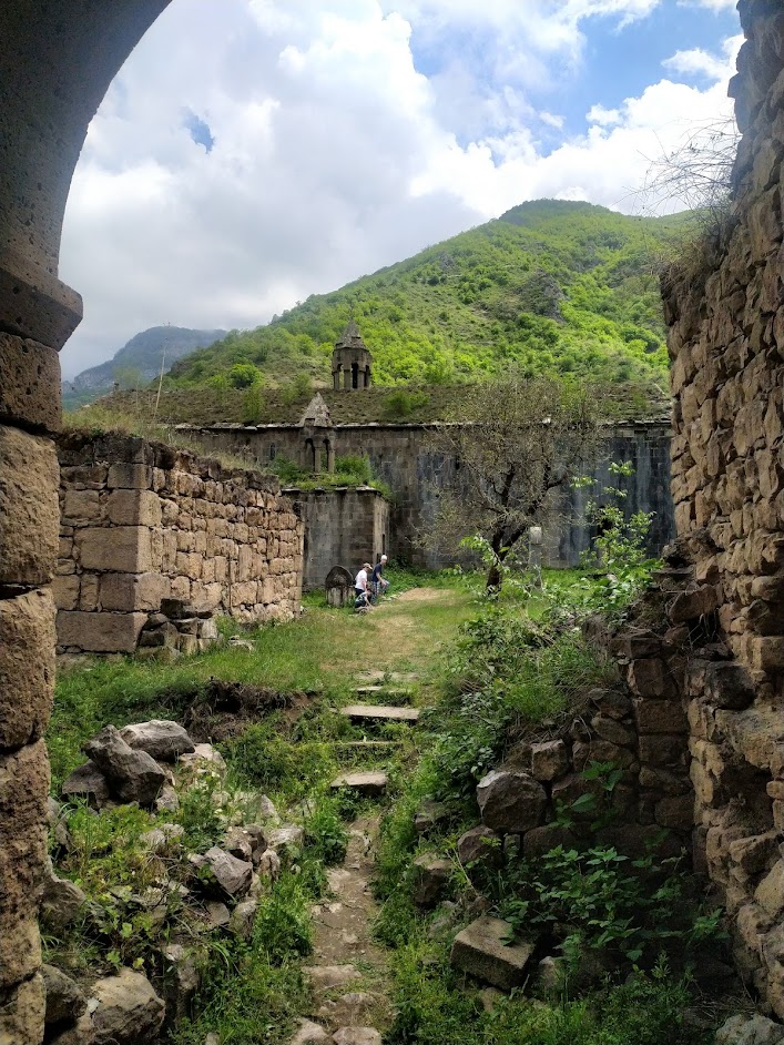 Заброшенный монастырь в Армении