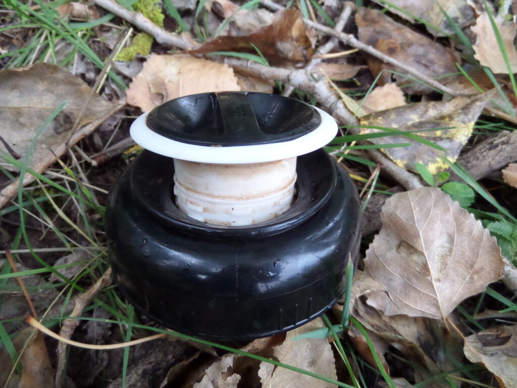 Пробка винтовая в термосе Артика